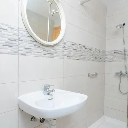 Danus Burguera Apartment *